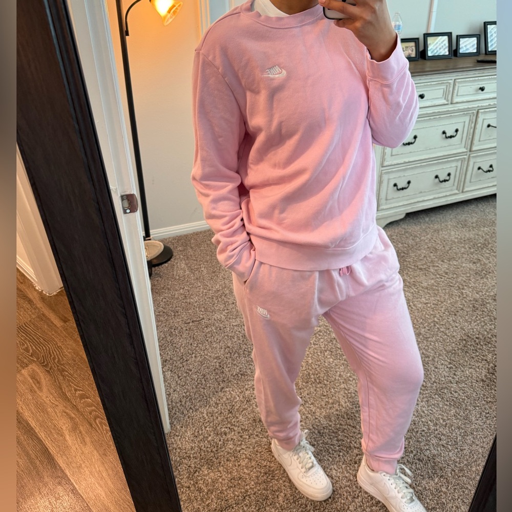 Nike Pink Women's Sweatshirt and Jogger Set - Picture 11 of 11